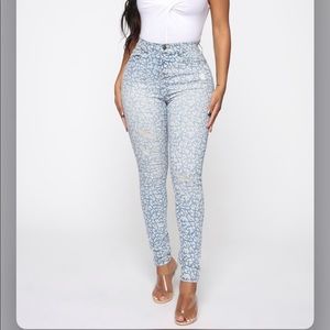 Fashion Nova 💋 high rise jeans